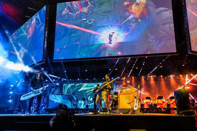 钱已经还清了！举报人：许多 Royal Never Give Up 员工已经收到了他们未支付的工资。今年的比赛应该没有问题。